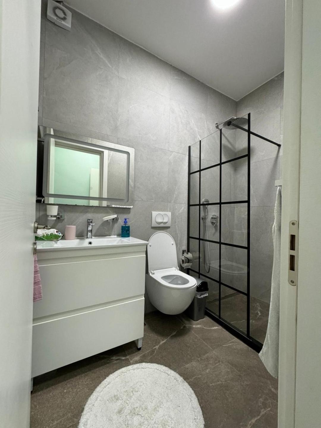 Tirana Centre Lions Gate 2 Apartment Экстерьер фото